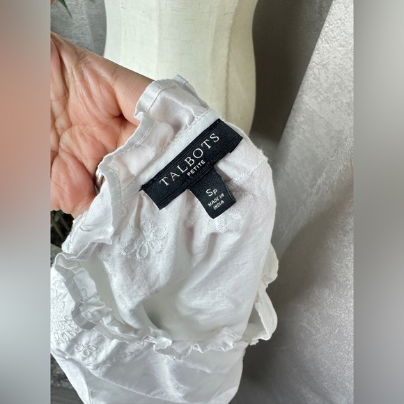 NEW Talbots White Embroidered Eyelet-Hem Long Sleeve Tunic Top Sz Small Petite - Picture 2 of 11